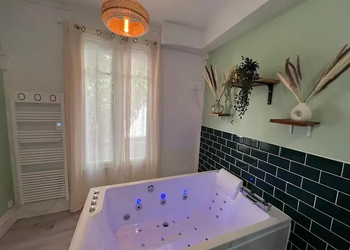 *balneo Du Condorcet* * Dijon